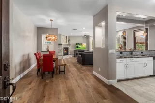 Photo #5: 6430719 Listing