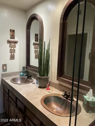Photo #4: 6431200 Listing