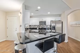 Photo #2: 6431353 Listing