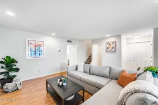 Photo #6: 6432097 Listing