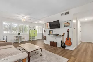 Photo #2: 6432173 Listing 