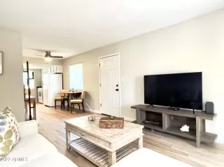 Photo #4: 6432247 Listing