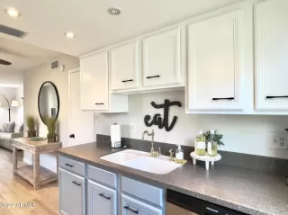 Photo #5: 6432247 Listing