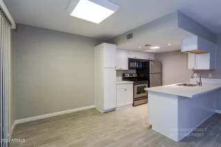 Photo #5: 6433949 Listing