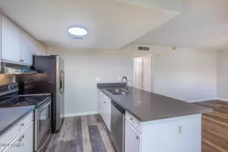 Photo #4: 6434450 Listing