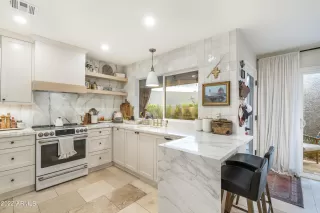 Photo #6: 6435059 Listing 