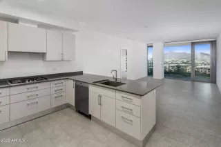 Photo #6: 6436586 Listing 