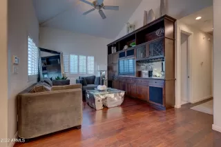 Photo #1: 6436611 Listing 