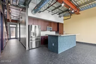 Photo #5: 6437666 Listing