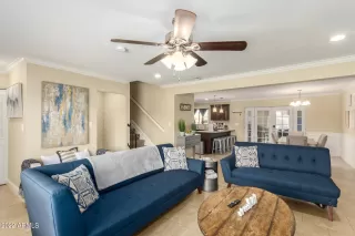 Photo #4: 6437746 Listing