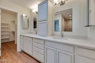 Photo #6: 6437821 Listing