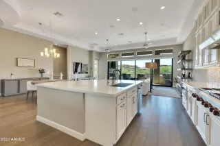 Photo #6: 6437923 Listing