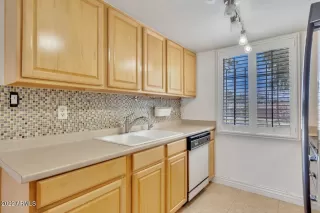 Photo #4: 6438005 Listing