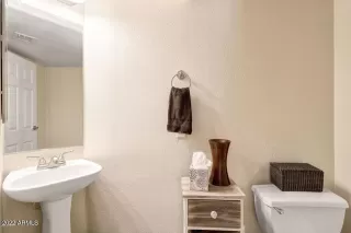 Photo #5: 6438187 Listing