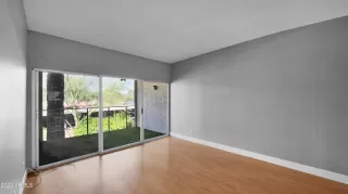 Photo #5: 6438995 Listing