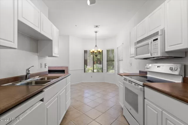 MLS: 6439398 Condo For Sale