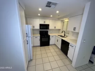 Photo #5: 6439503 Listing