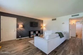 Photo #2: 6439938 Listing