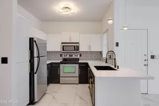 Photo #5: 6439951 Listing