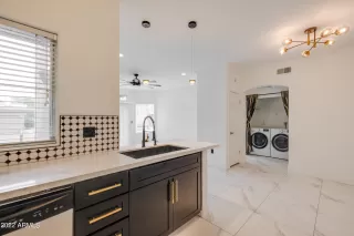 Photo #6: 6439951 Listing
