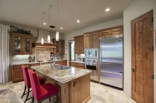 Photo #6: 6440091 Listing