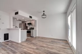 Photo #4: 6440225 Listing