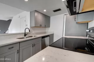 Photo #5: 6440225 Listing