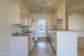 Photo #6: 6440405 Listing