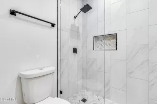 Photo #3: 6440731 Listing