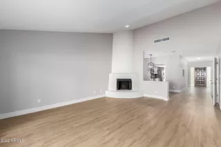 Photo #5: 6441183 Listing