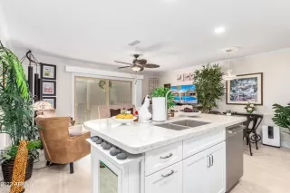 Photo #4: 6441731 Listing