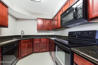 Photo #4: 6442068 Listing