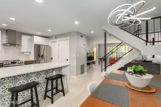 Photo #6: 6444077 Listing