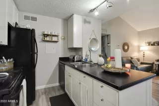 Photo #5: 6444284 Listing 