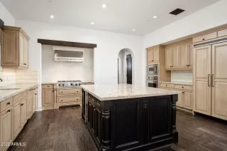Photo #5: 6444758 Listing