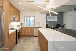 Photo #5: 6445177 Listing 