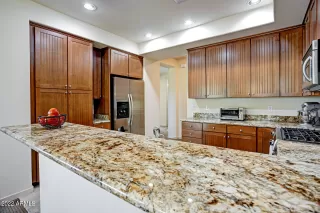 Photo #4: 6445230 Listing