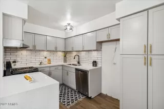 Photo #5: 6445256 Listing