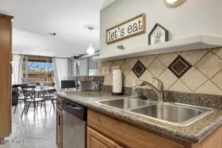 Photo #6: 6445301 Listing