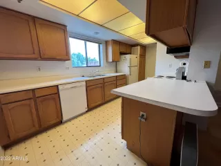 Photo #2: 6445659 Listing