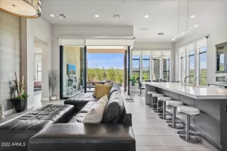 Photo #4: 6445665 Listing