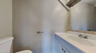 Photo #4: 6445685 Listing