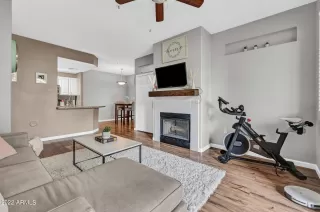 Photo #4: 6445781 Listing