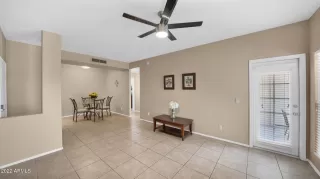 Photo #5: 6446000 Listing