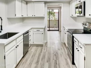 Photo #6: 6446643 Listing 