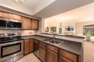 Photo #3: 6447126 Listing 