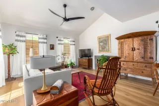 Photo #3: 6447207 Listing