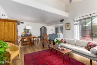 Photo #5: 6447207 Listing