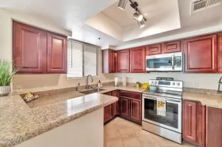 Photo #2: 6447258 Listing