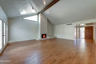 Photo #3: 6447270 Listing